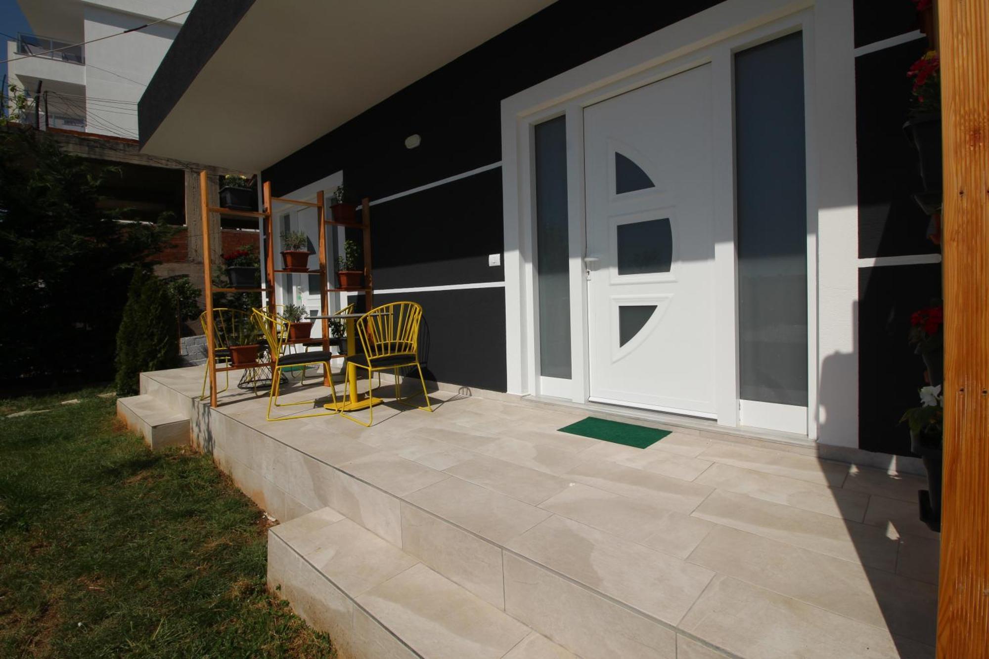 Alis Apartments Sarande Exterior photo