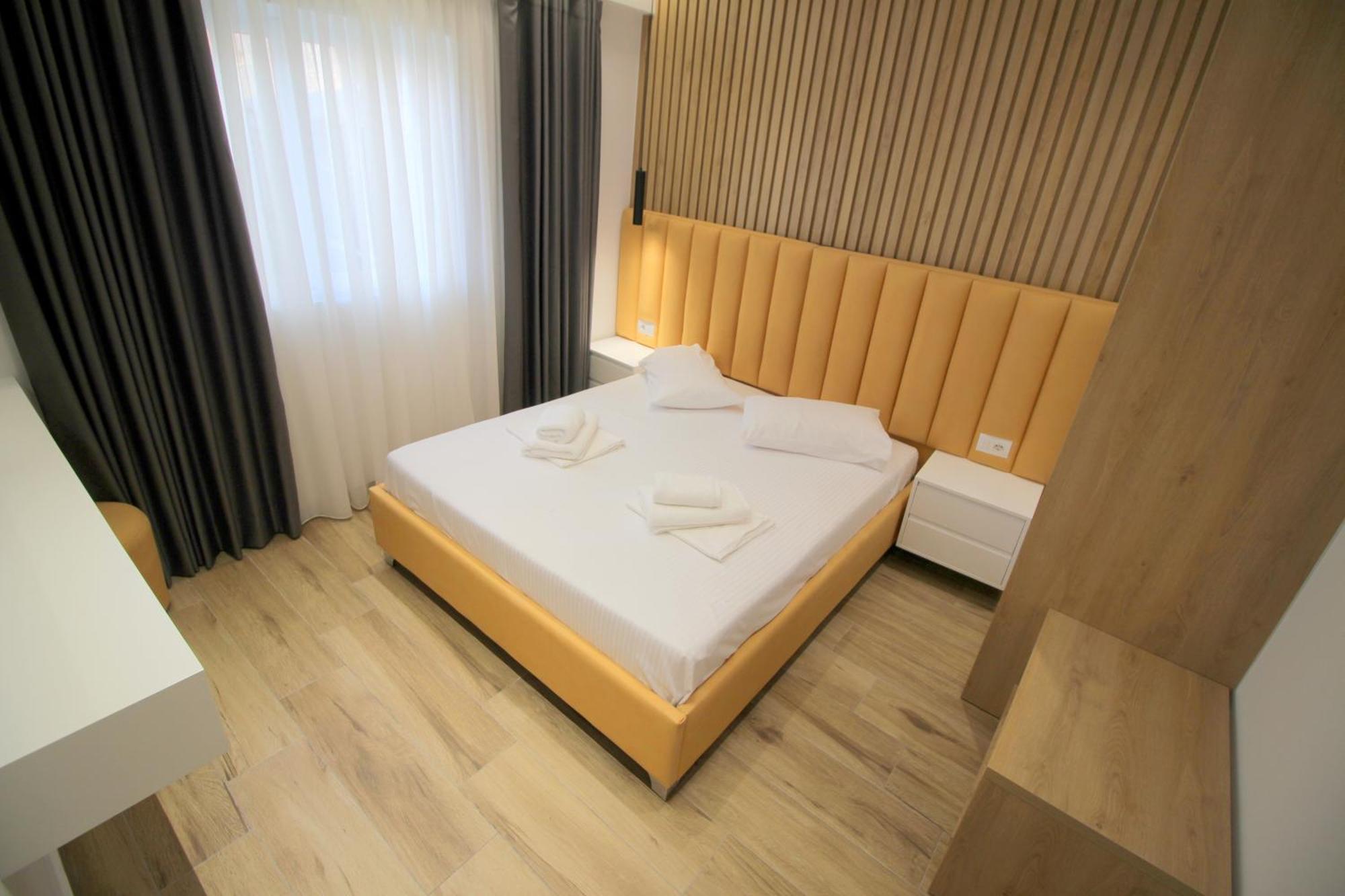 Alis Apartments Sarande Exterior photo