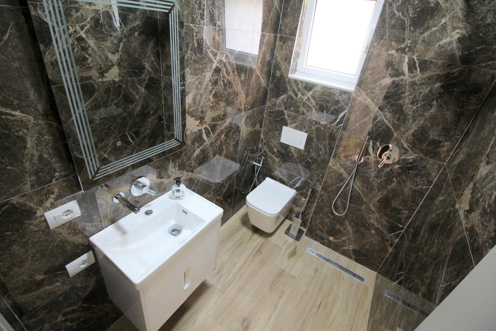 Alis Apartments Sarande Exterior photo